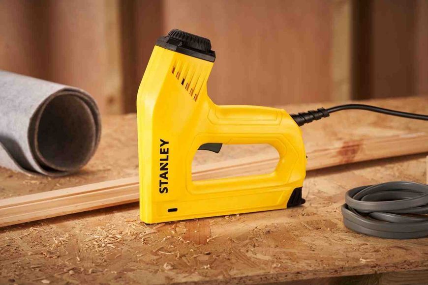 Степлер електричний STANLEY, під скоби типу " G" 6, 8, 10,12,14 мм і шпильки типу " J" 12-15 мм.  25329 купити в Україні