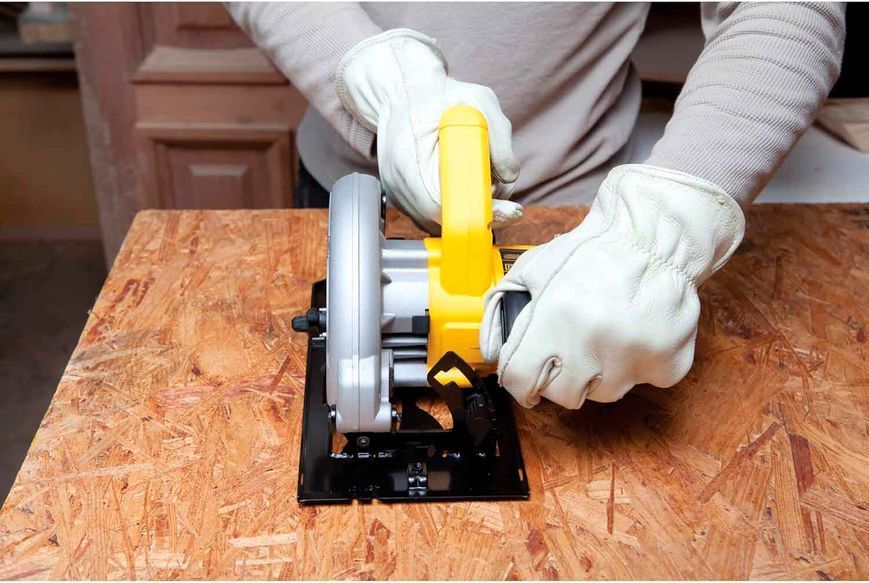Пила дискова ручна мережева DeWALT, 1350 Вт, діаметр диска 184х16 мм, 5500 об/хв, вага 3.66 кг  27169 купити в Україні