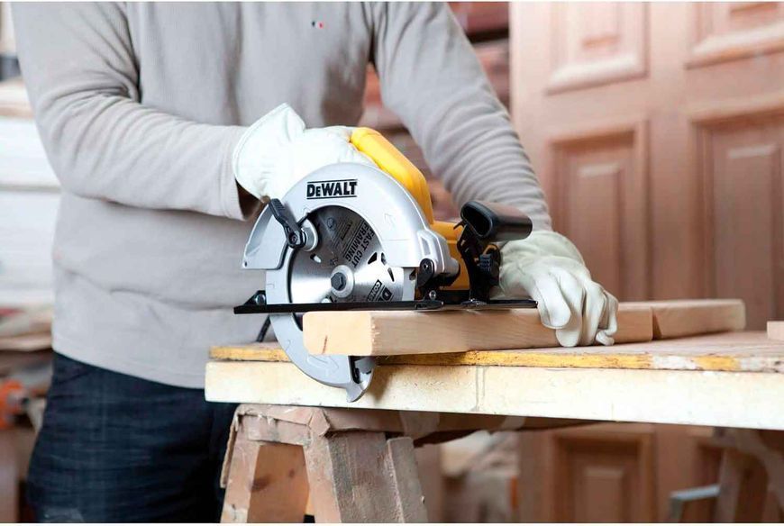 Пила дискова ручна мережева DeWALT, 1350 Вт, діаметр диска 184х16 мм, 5500 об/хв, вага 3.66 кг  27169 купити в Україні